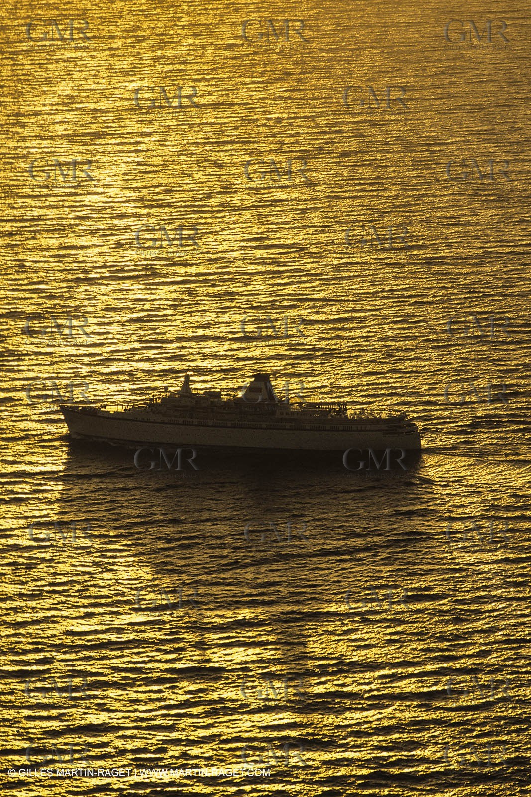 Paquebots, liners, cruise ships