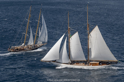 28 09 2022? Saint-Tropez,(FRA,83), Les Voiles de Saint-Tropez 2022 Régate N° 2 poup les modernes, navigation libre pour les grandes goélettes