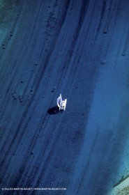 Multicoque sous voile