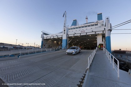 17 02 2012 - Marseille (FRA,13) - Arrivée dnas le port de marseille à bord du Piana (La méridionale)