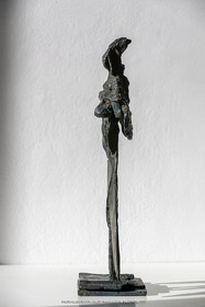 19 02 2020, Marseille, (FRA,13), Oeuvre de Germaine Richier, Homme de la nuit n°2 1954, Bronze patiné foncé, Numéroté HC2, Fondeur L. Thinot, Paris, 27,5 x 11 x 7 cm, Collection particulière