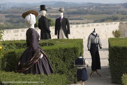 31 10 2013 - Ansouis (FRA,84) - Chateau d'Ansouis - Costumes de l'exposition Habits d'hommes