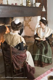 18 02 2007 - Saint Rémy de Provence - Reine d'Arles dans les Alpilles - Mas de Frederic  Mistral