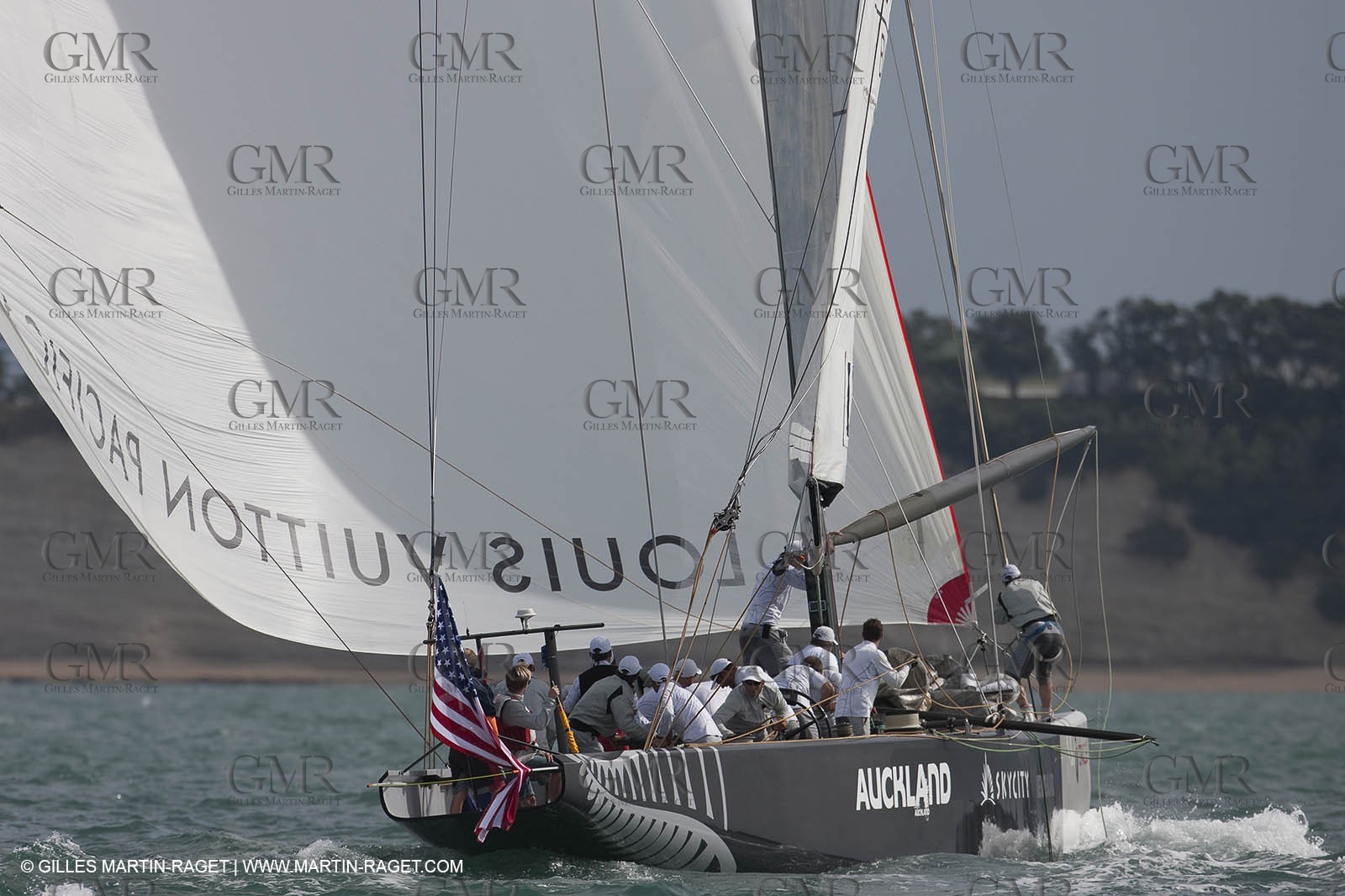 01 02 2009 - Auckland (NZL) -  Louis Vuitton Pacific Series -  Racing Day 4 - Round Robin 2 - BMW ORACLE RAcing Vs Pataugas by K-Challenge