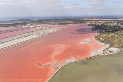 Marais salants à Aigues Mortes