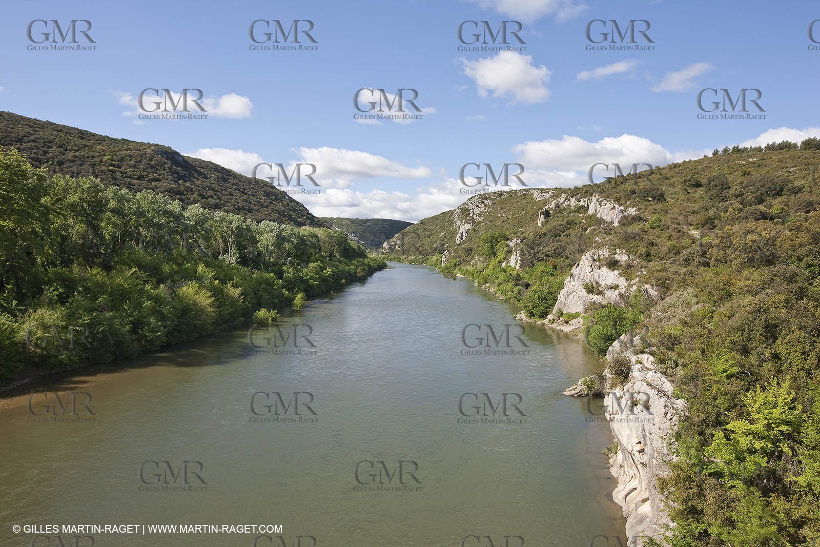 28 04 2009 - Ste Anastasie (FRA, 30) - Atlas Nîmes Métropole -  2009 campaign - Saint Nicolas bridge