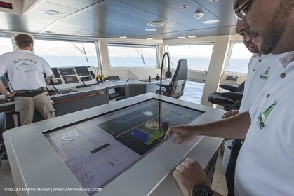 11 09 2014 - la Ciotat (FRA,13) - onboar Al Azzizi, oceanographic research ship buit by H2X boat yard, measure devices manipuation