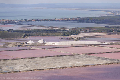Marais salants à Aigues Mortes