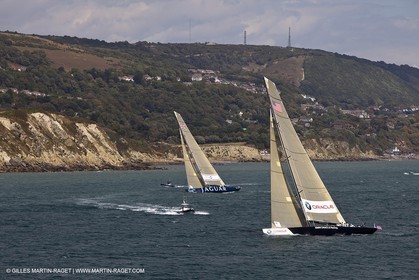 05 08 2010 - Cowes (UK, IOW) - The 1851 Cup -  BMW ORACLE Racing -  - Round The Island Race - Passing Ste Catherine Lighthouse.