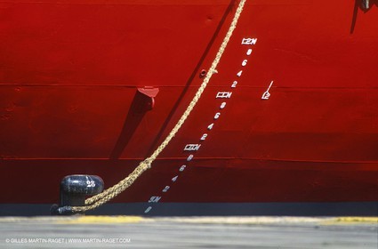 Monde maritime, opérations porturaires, ports, manoeuvres, marine world, harbour operations, maritime shipping,
