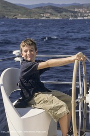 Voile, croisière, personnages