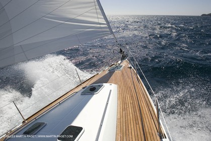 Crusing monohull sailing