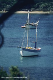 sailing, cruising, monohull at the mooring