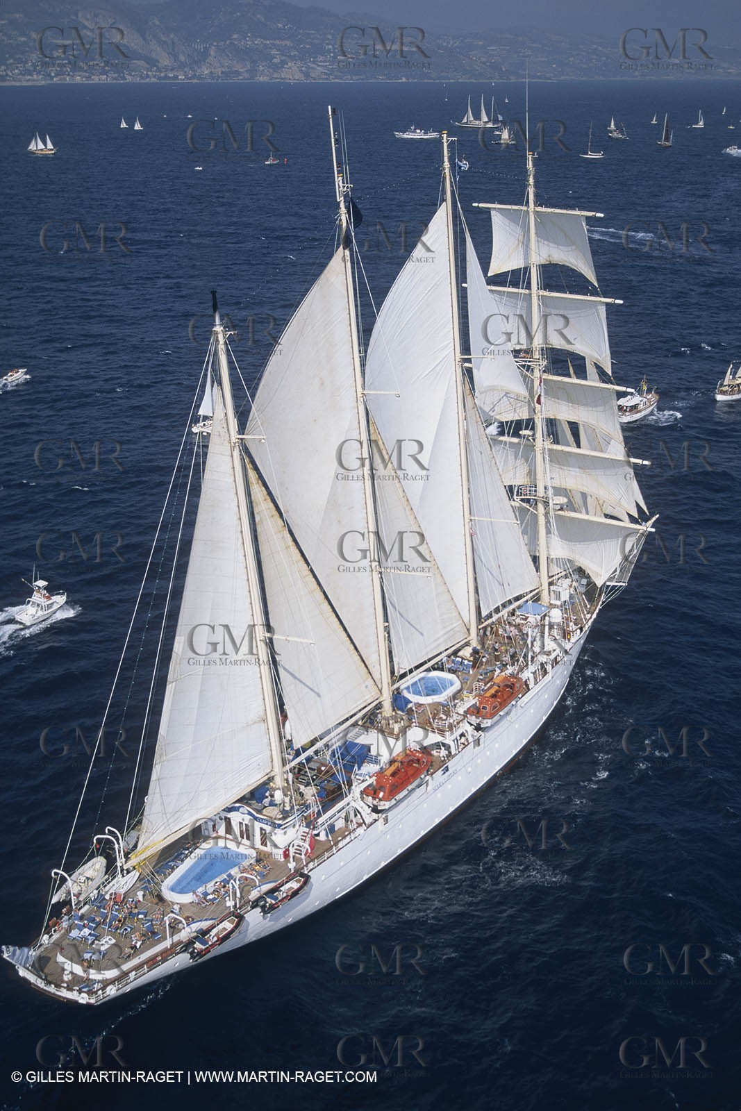 Paquebots, liners, cruise ships