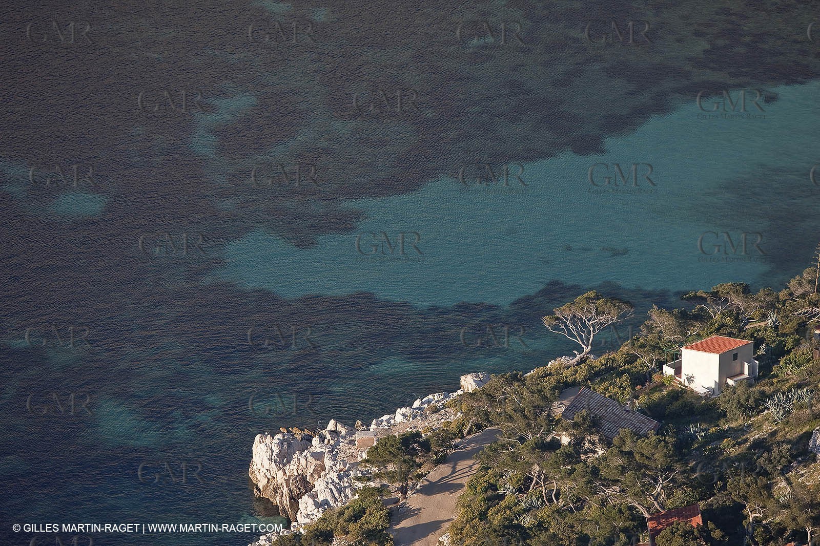 04 04 2009 - Marseille (FRA, 13) - Les Calanques - Marseille as seen from the top of the Baou Rond summit