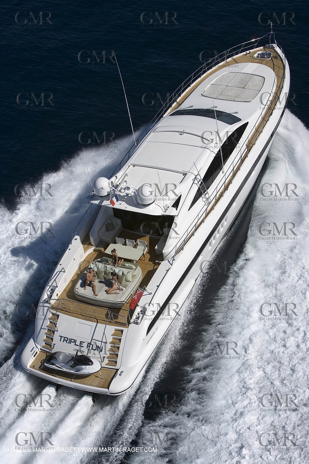 06 09 2007 - Saint Tropez (FRA, 83) - Superyachts - Motoryachts - Mangusta 92 Triple Fun in Saint Tropez - Mooring at Club 55 at Pampelonne Beach