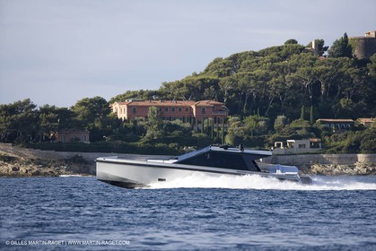 29 09 2007 - St Jean Cap Ferrat - Wally Yachts - Wally Power 70 - Lau Lau