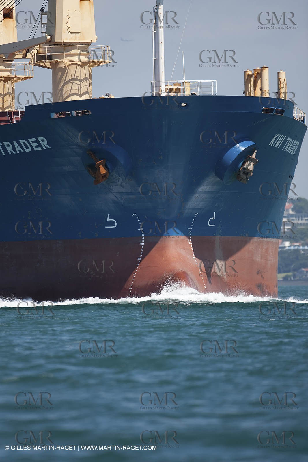 23 01 2009 - Auckland (NZL) -  Louis Vuitton Pacific Series - BMW ORACLE Racing-Tuning up onboard Emirates Team New Zealand yacht
