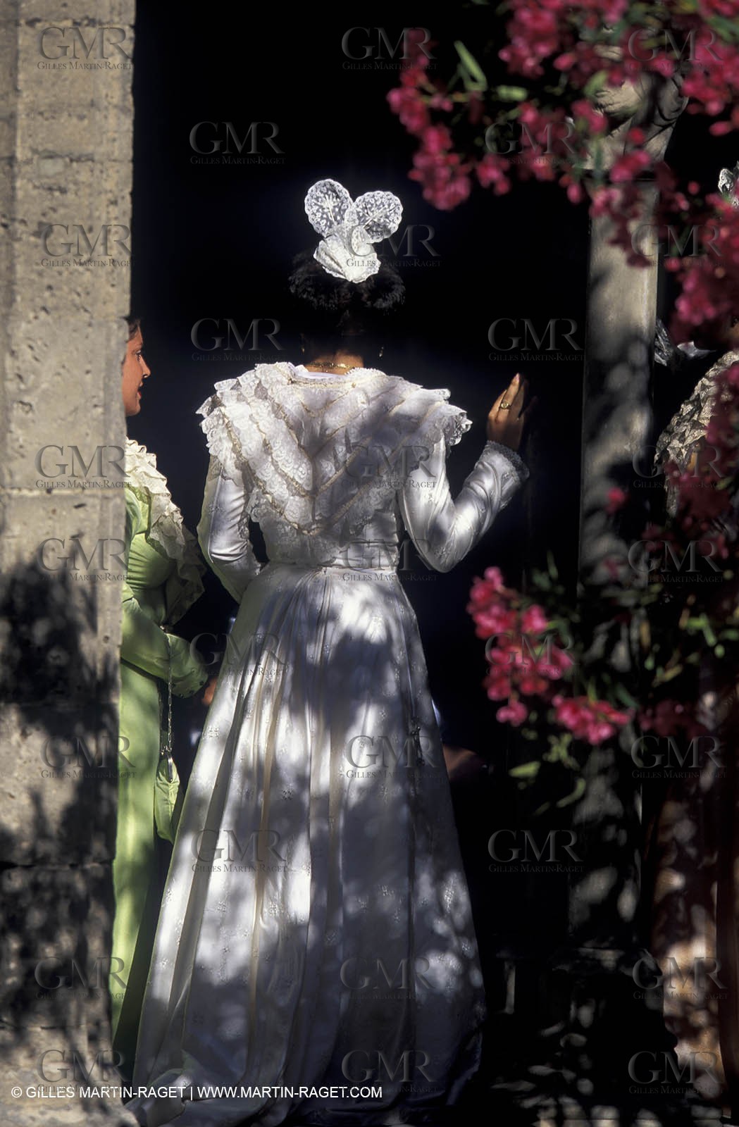 Women of Arles in traditional costume