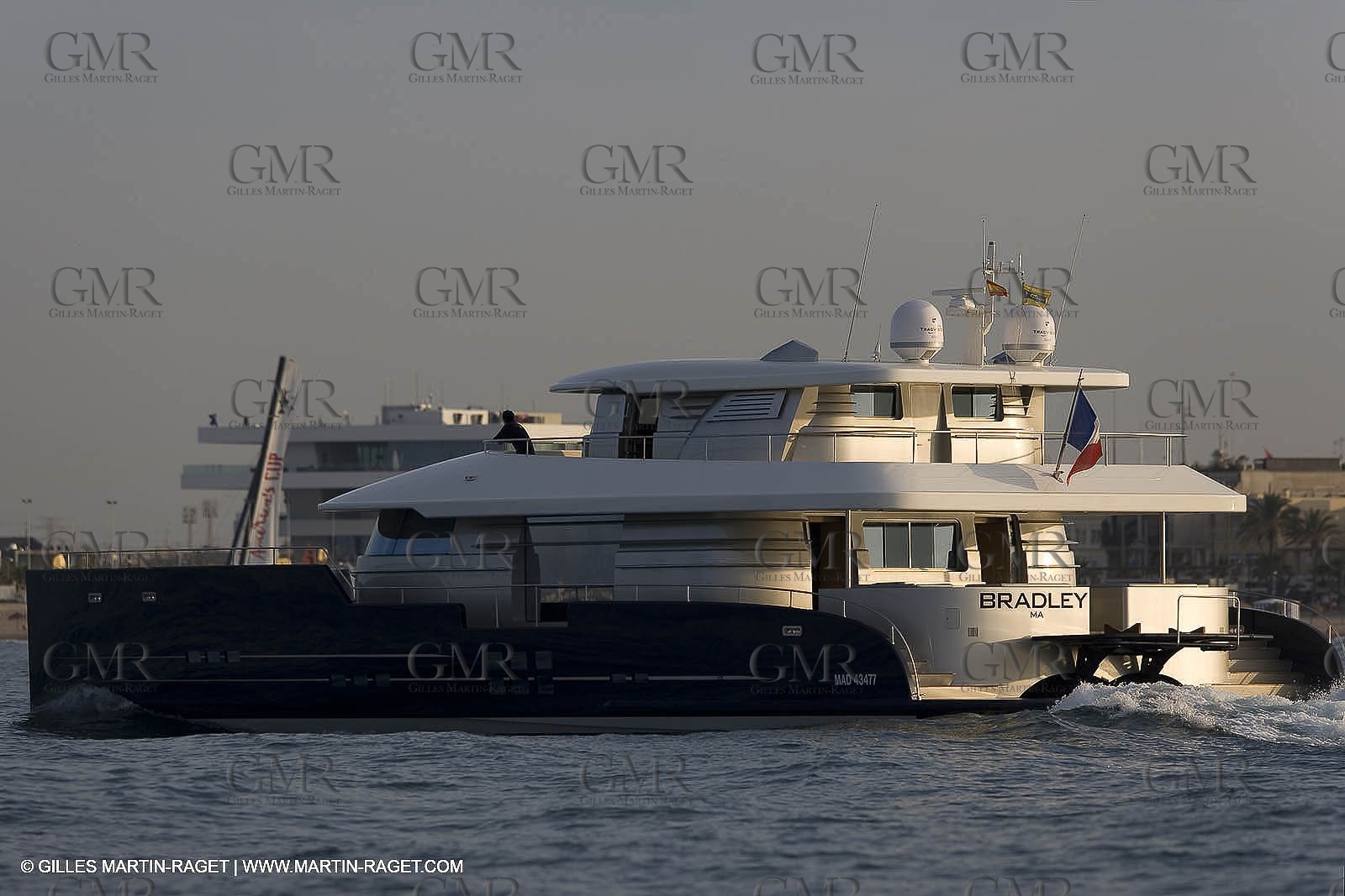 11 06 2007 - Valencia (Spain) - Super Yacht Catamaran Bradley, Gilles Vaton design built by H2X in la Ciotat (France)