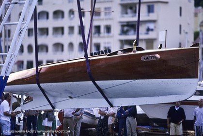 Bateaux à moteur, canots d'époque, Construction de la répolique de Sagitta au chantier Trapani (Cassis, FRA,13)