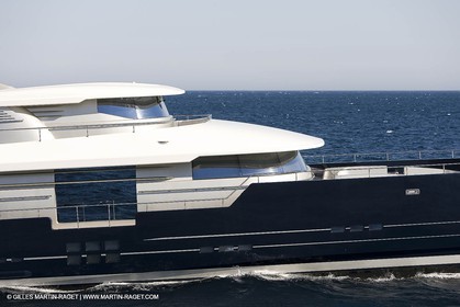 13-07-07 - La Ciotat (FRANCE) - MotorYacht - Chantier H2X