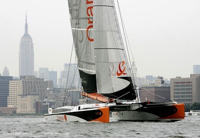 Orange II-Record Atlantique 2004-Navigation devant NewYork avant le départ