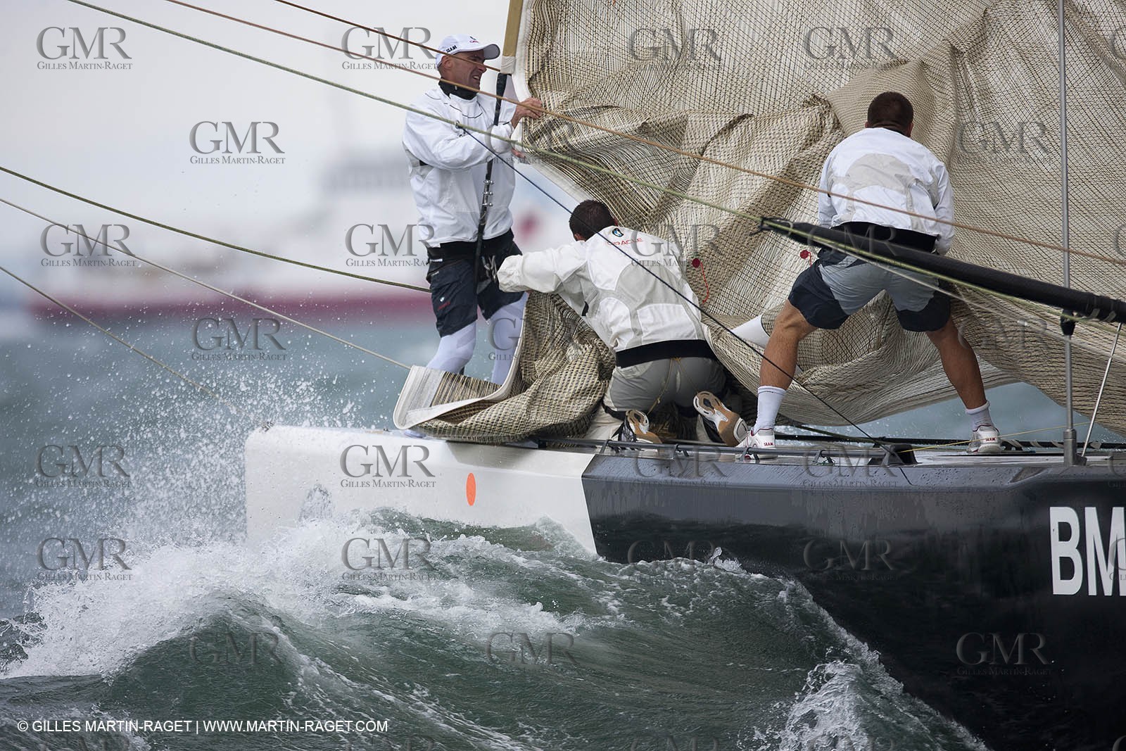 03 08 2010 - Cowes (UK, IOW) - The 1851 Cup -  BMW ORACLE Racing - Day 1.