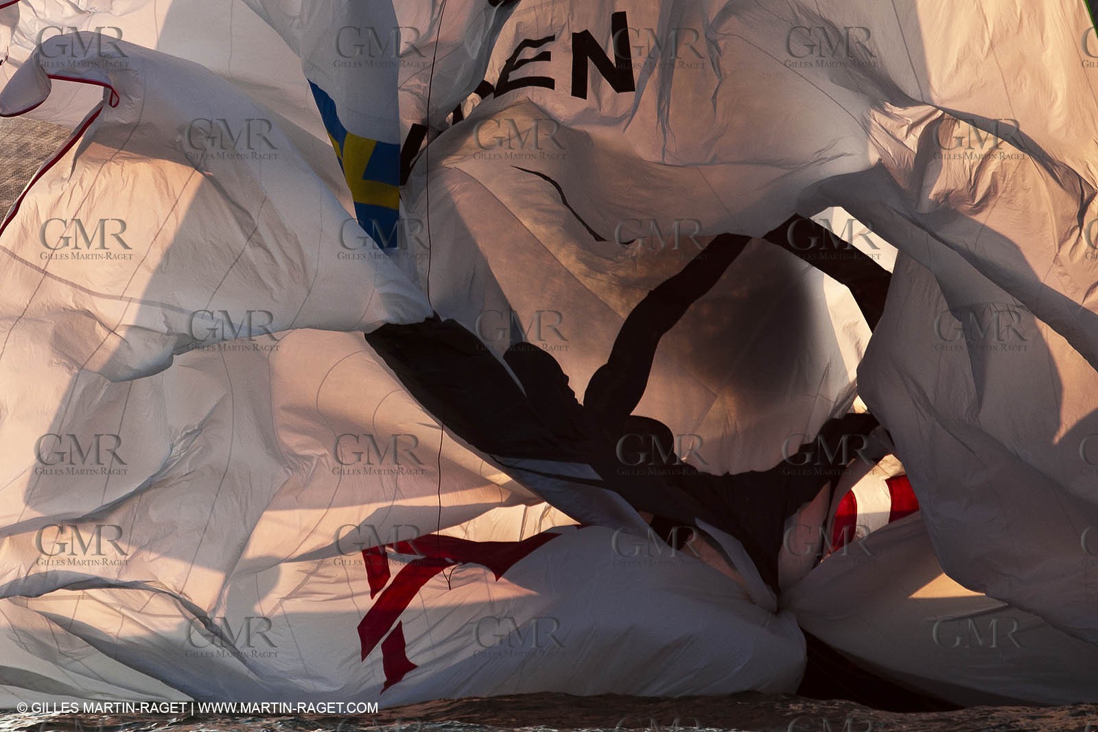 21 11 2010 - Dubai (UAE) - Dubai Louis Vuitton Trophy -  Round 2 - BMW ORACLE Racing