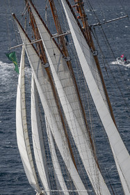 28 09 2022? Saint-Tropez,(FRA,83), Les Voiles de Saint-Tropez 2022 Régate N° 2 poup les modernes, navigation libre pour les grandes goélettes