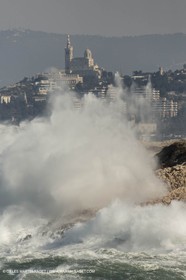 14 03 13 - Marseille (FRA) - Tempête de Mistral