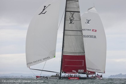 11 02 2009 - Auckland (NZL) - Louis Vuitton Pacific Series - Racing Day 11 - sail off