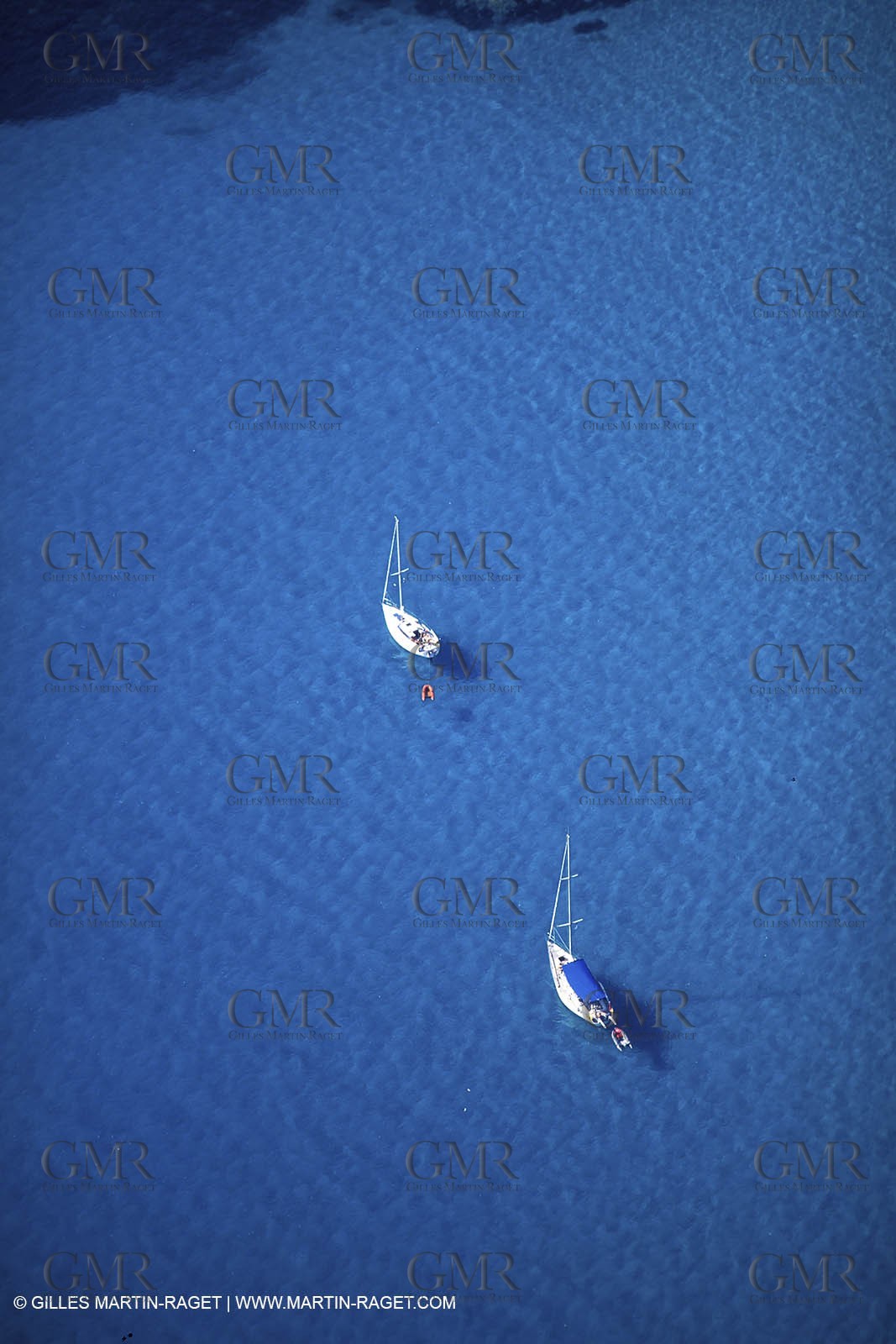 Cruising monohull mooring