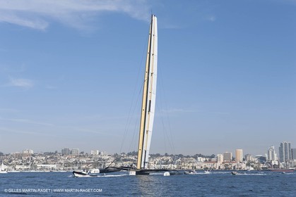 10 11 2009 - San Diego (USA, CA) - 33rd America's Cup - BMW ORACLE Racing - Wing testing , Day 1