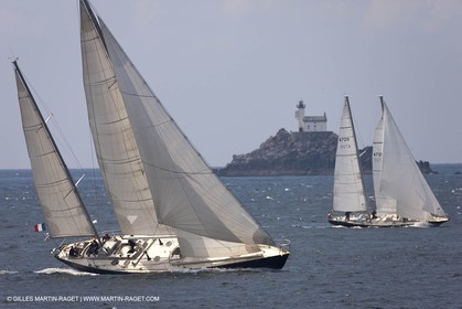 19 05 2010- Sein - (FRA,56)  -  Pen Duick III and Pen Duick VI in the Sein island straight
