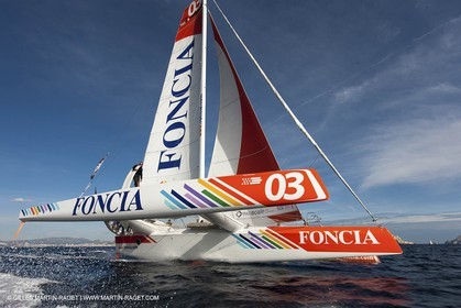 27 09 2012 - Marseille (FRA,13) - Alpari World Match Race Tour - Match Race France 2012 - Day 3 - Quarter finals - Matc Racing specialists sail on Foncia