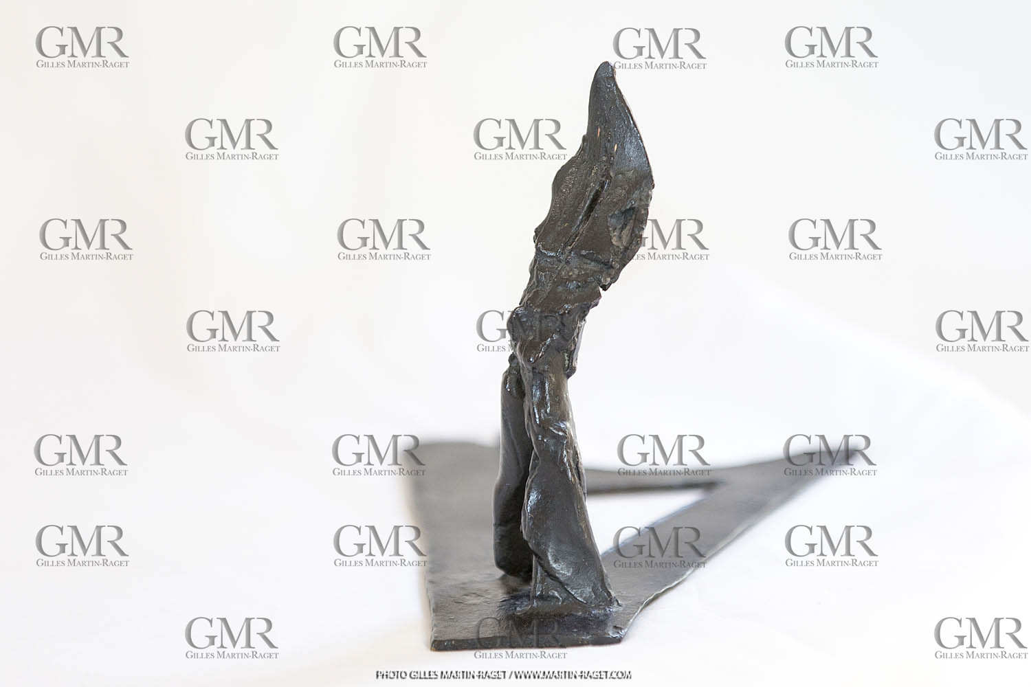 06 03 2016, Marseille (Fra,13), Oeuvre de Germaine Richier, Guerrier n° 7 1955, Bronze patiné foncé, Numéroté 4 8, Fondeur : L. Thinot, Paris, 17,5 x 25 x 17 cm, Collection particulière