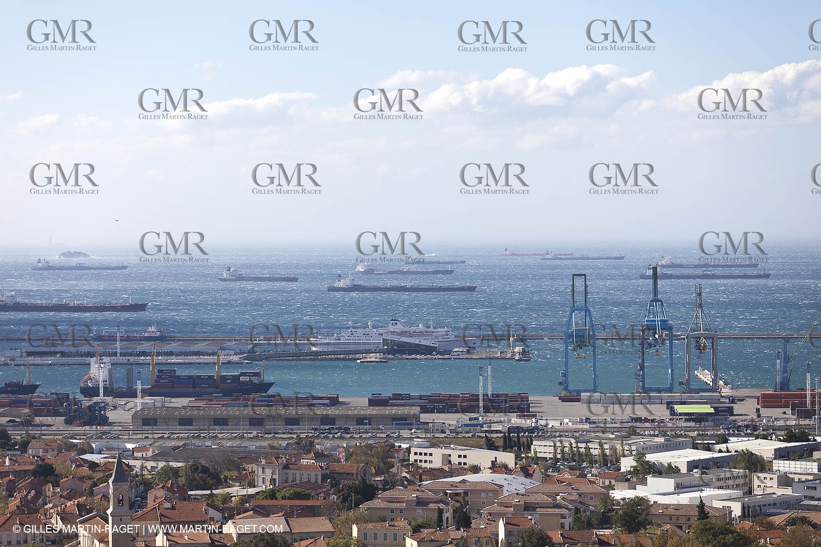 25 10 2010 - Marseille (FRA,13) - Ships at the mooring due to a strike of the harbour staff