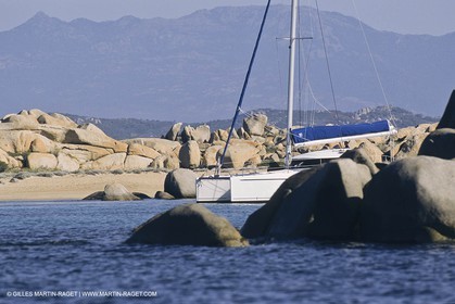 Voile - Croisière - Multicoque au mouillage