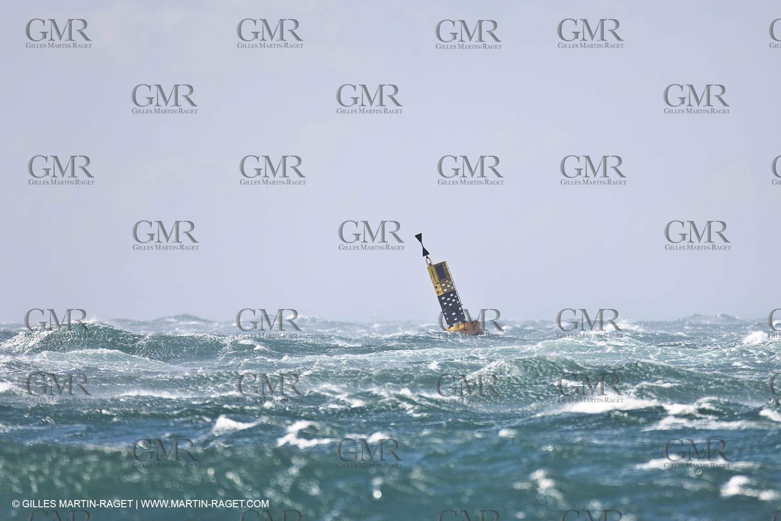 25 10 2010 - Marseille (FRA,13) - Gale Force 9 on the sailboard spot