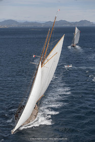 28 09 2022? Saint-Tropez,(FRA,83), Les Voiles de Saint-Tropez 2022 Régate N° 2 poup les modernes, navigation libre pour les grandes goélettes