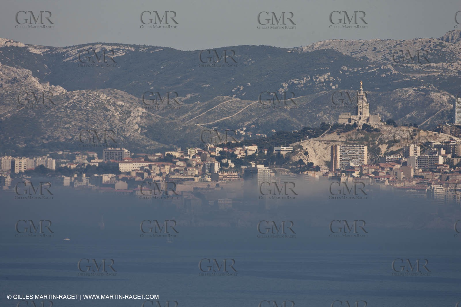 30 06 2011 - Marseille (FRA,13) - local Fog called la nèble