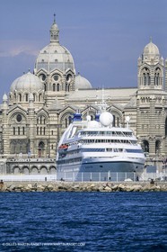 Paquebots, liners, cruise ships