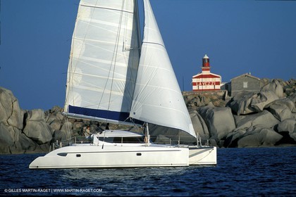 Multicoque sous voile