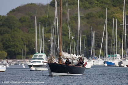 19 05 2010- Benodet (FRA,56)  -  Pen Duick sailing in Odet river