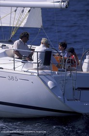 Crusing monohull sailing