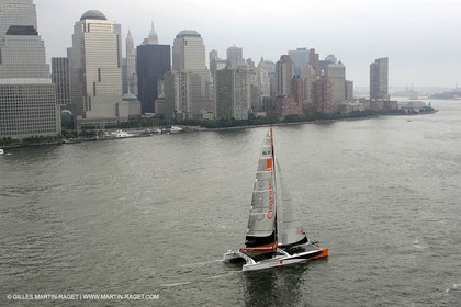 Orange II-Record Atlantique 2004-Navigation devant NewYork avant le départ