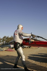 13 11 2004 - Les Saintes Maries de la mer (France) - Irish sailboarder Finian Maynard beat the overall sailing speed record with a run at 46,82 knts.