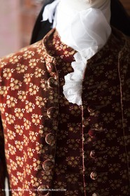 31 10 2013 - Ansouis (FRA,84) - Chateau d'Ansouis - Costumes de l'exposition Habits d'hommes
