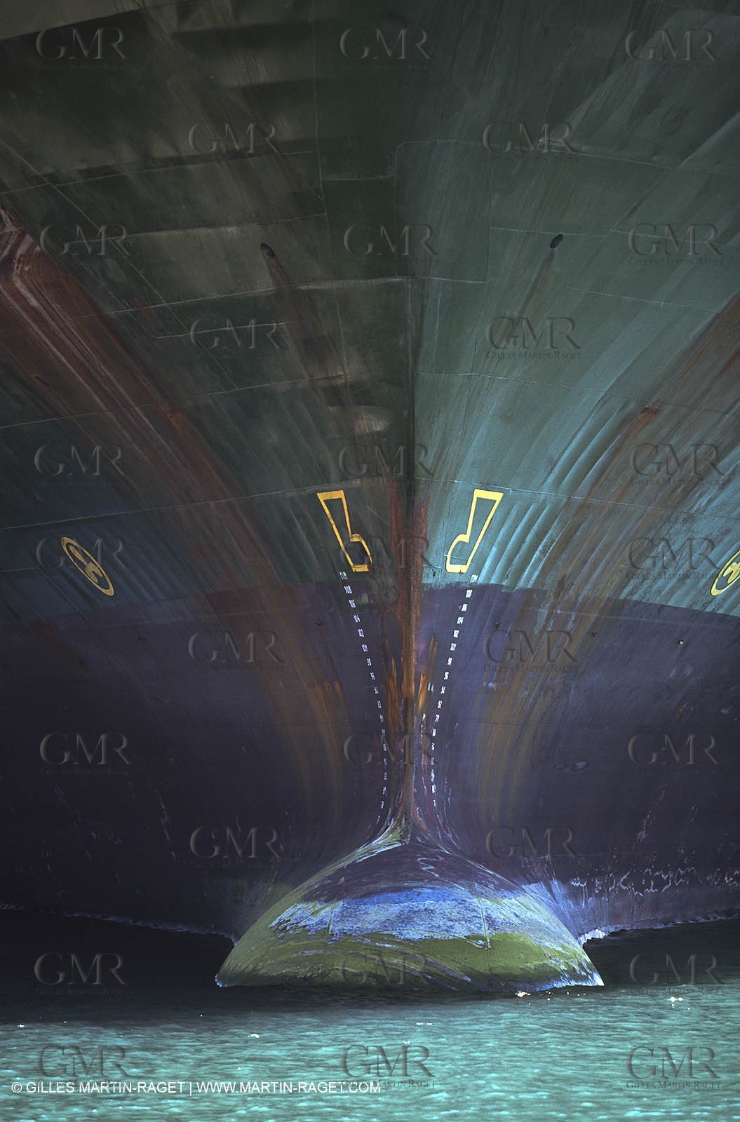 Monde maritime, opérations porturaires, ports, manoeuvres, marine world, harbour operations, maritime shipping,